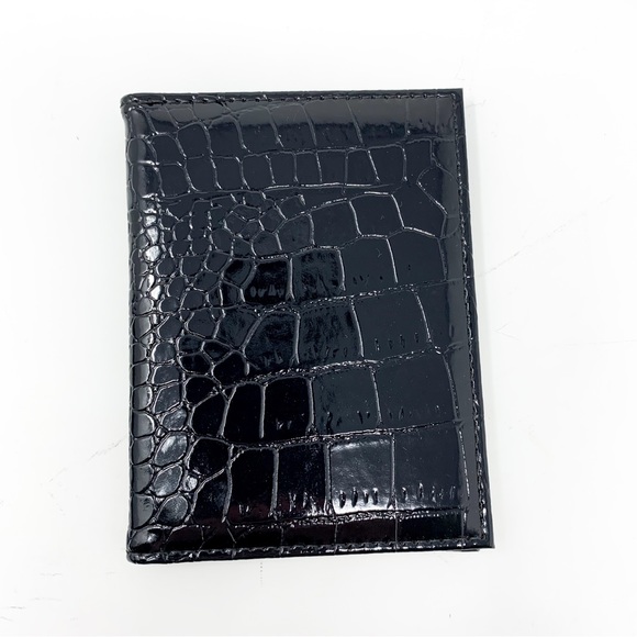 NEW Faux Leather CrocEmbossed CDC Vaccination Card Record Protector Holder Black - Picture 2 of 4